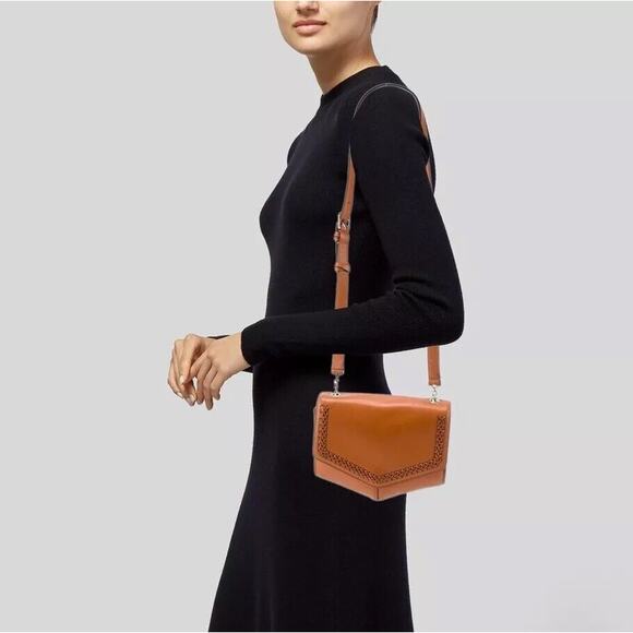 NWOT Sandro Camel Leather Crossbody Bag Lou MM Curcuma Adjustable Strap Purse - Picture 3 of 15